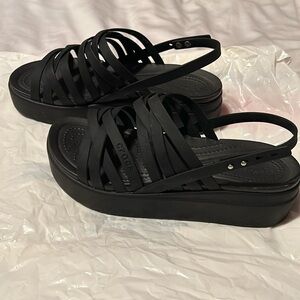 Crocs Brooklyn platform sandals. Black. Size 8. Pre-worn but like-new co…